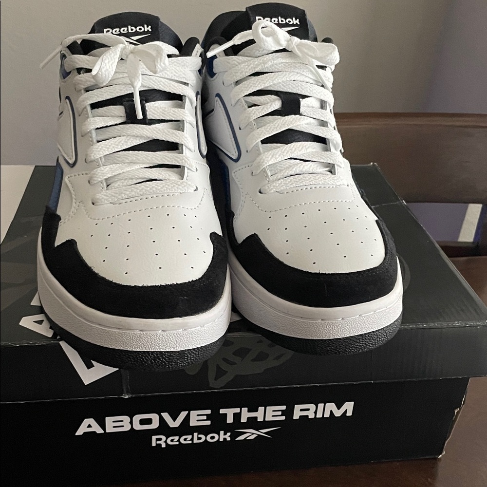 Reebok White, Black & Blue Classic Low-Top Sneakers